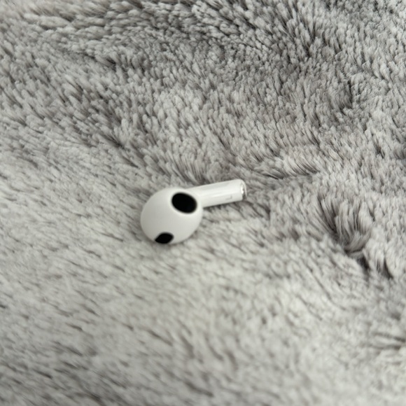 AirPods Without the Case (left and right) - Picture 2 of 3